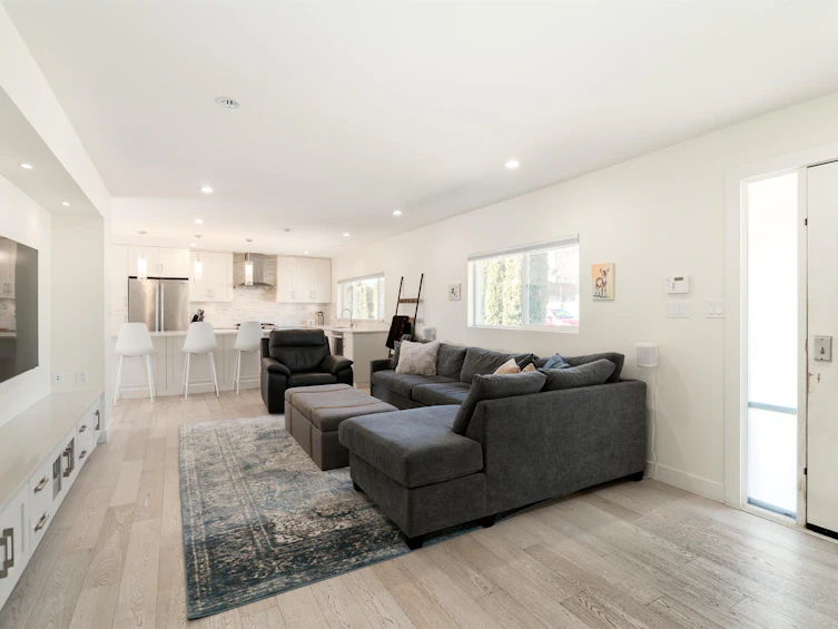 1056 Dansey Avenue, Coquitlam, BC, V3K 3H3 - 5