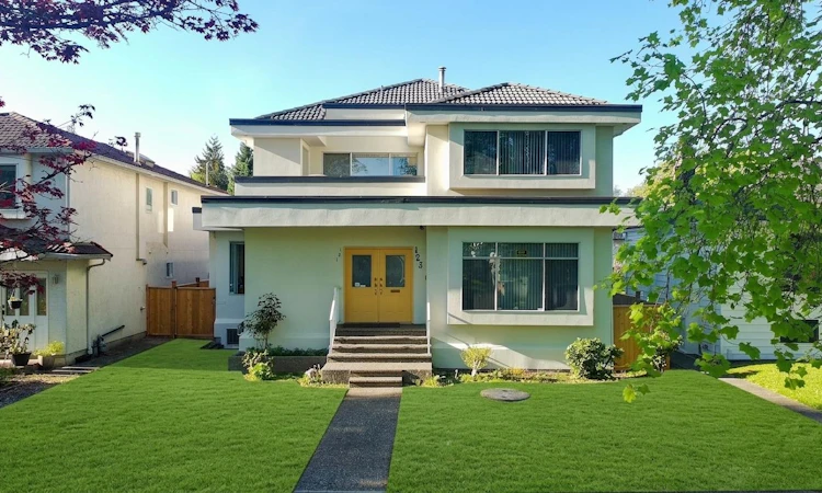 123 E 45th Avenue