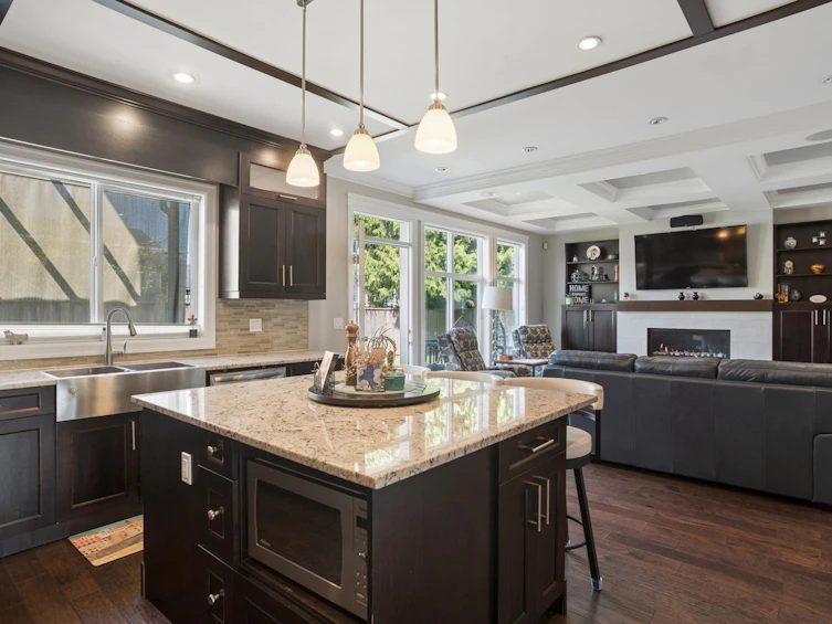 675 Clare Avenue, Burnaby, BC, V5B 4L5 - 10