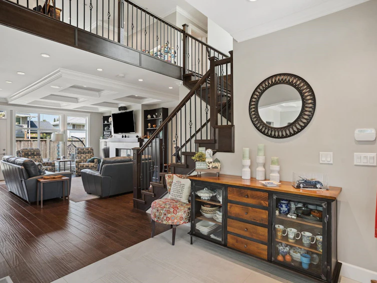 675 Clare Avenue, Burnaby, BC, V5B 4L5 - 2