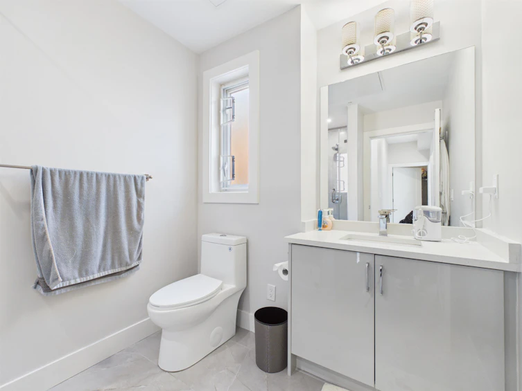 23-7565 Oak Street, Vancouver, BC, V6P 4A4 - 17
