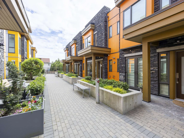 23-7565 Oak Street, Vancouver, BC, V6P 4A4 - 3
