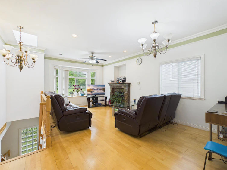 5345 Wales Street, Vancouver, BC, V5R 3M7 - 5