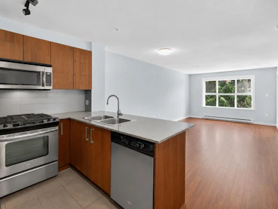 312-5889 Irmin Street - 4