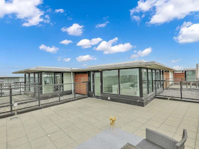 PH1-7988 Ackroyd Road - 4