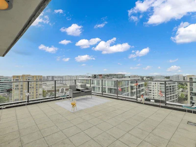 PH1-7988 Ackroyd Road - 2