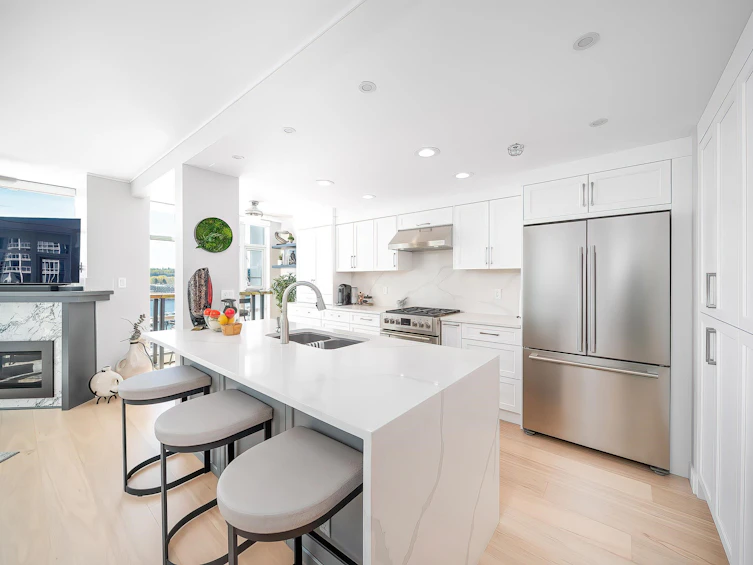902-1199 Marinaside Crescent, Vancouver, BC, V6Z 2Y2 - 9