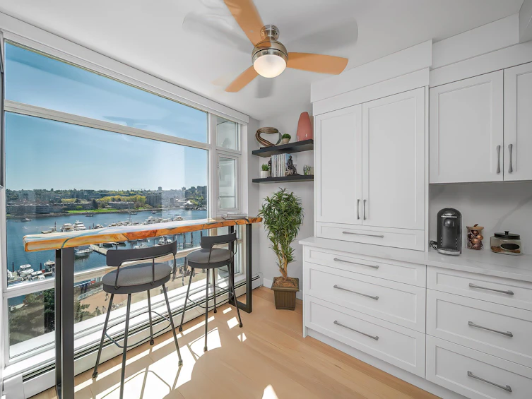 902-1199 Marinaside Crescent, Vancouver, BC, V6Z 2Y2 - 4