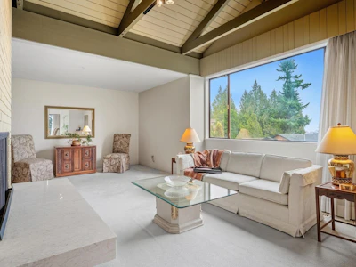 8355 Nelson Avenue - 3