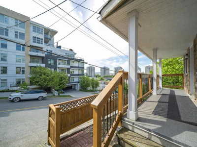 1011 Auckland Street - 2