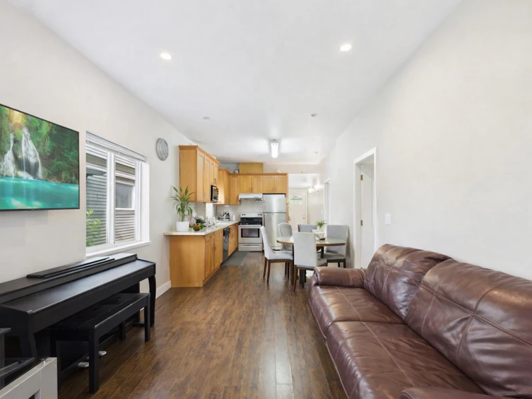 1011 Auckland Street, New Westminster, BC, V3M 1K9 - 8