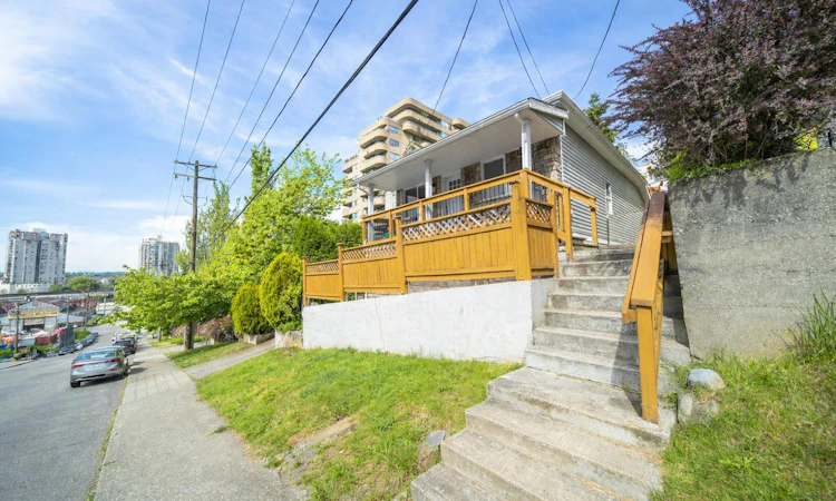 1011 Auckland Street