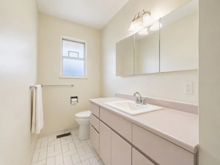 2336 Kensington Avenue, Burnaby, BC, V5B 4E2 - 13