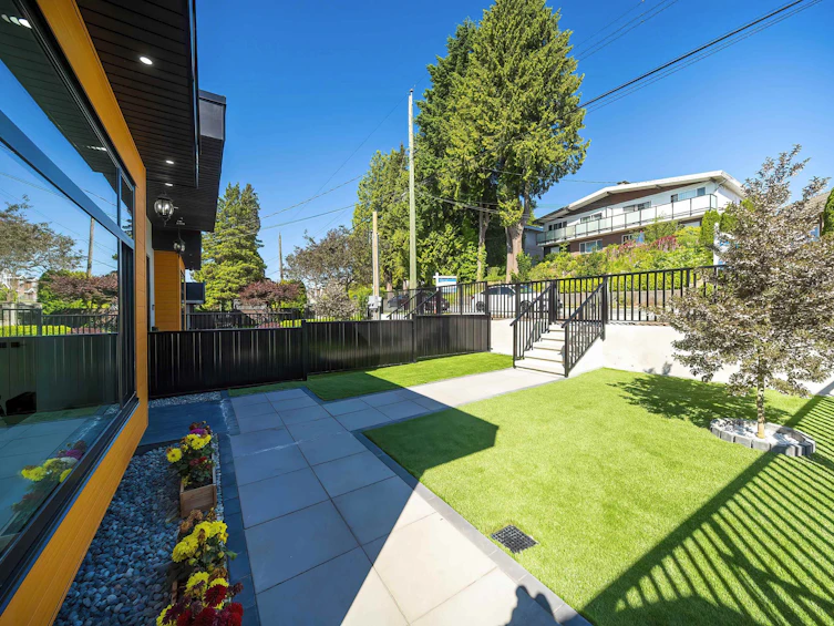 8014 11th Avenue, Burnaby, BC, V3N 2N7 - 4