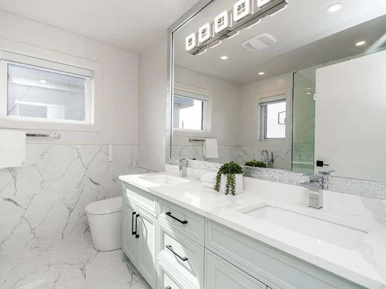 48 E 57th Avenue, Vancouver, BC, V5X 1S4 - 11