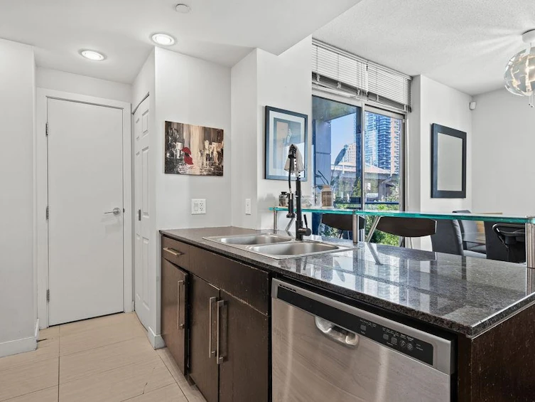 806-633 Kinghorne Mews, Vancouver, BC, V6Z 3H3 - 6
