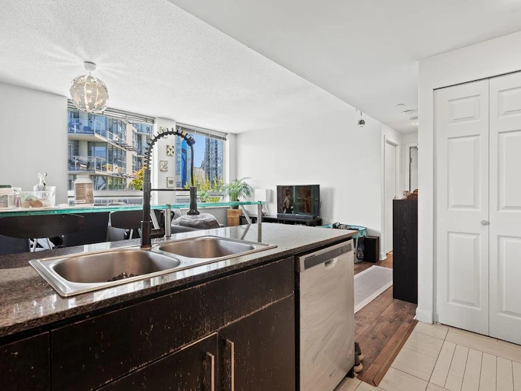806-633 Kinghorne Mews, Vancouver, BC, V6Z 3H3 - 7