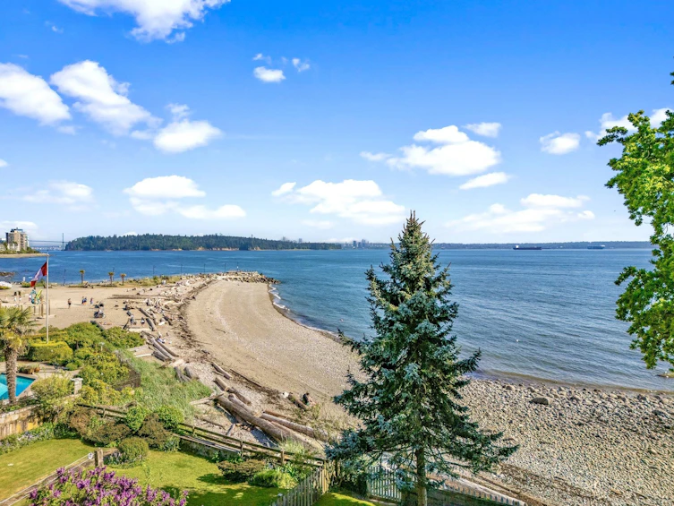 2560 Bellevue Avenue, West Vancouver, BC, V7V 1E4 - 4