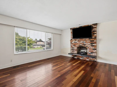 5388 46 Avenue - 4