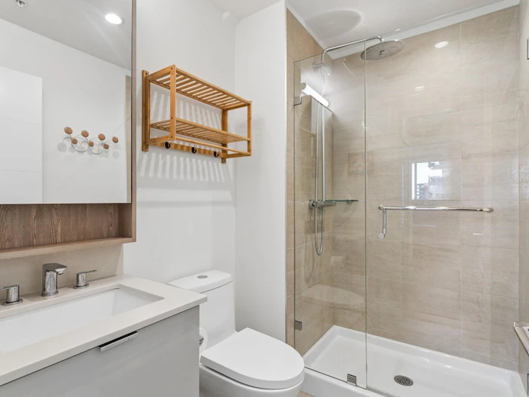 603-108 E 8th Street, North Vancouver, BC, V7L 0H1 - 10