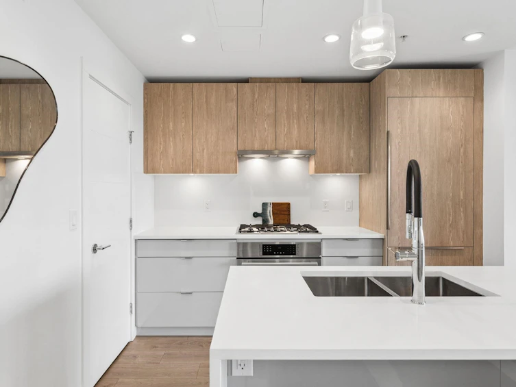 603-108 E 8th Street, North Vancouver, BC, V7L 0H1 - 7