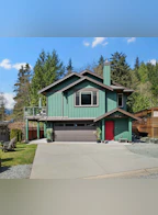 746 Upper Crescent