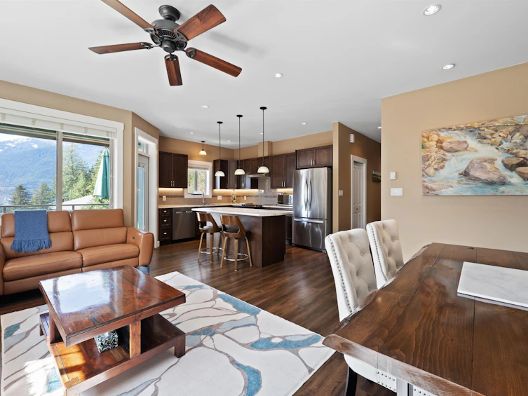 746 Upper Crescent, Squamish, BC, V8B 1J2 - 3