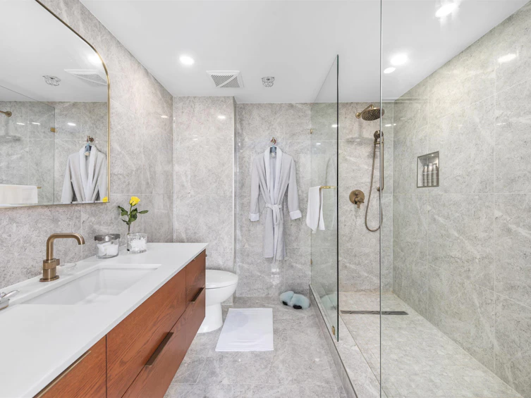 1008-198 Aquarius Mews, Vancouver, BC, V6Z 2Y4 - 21