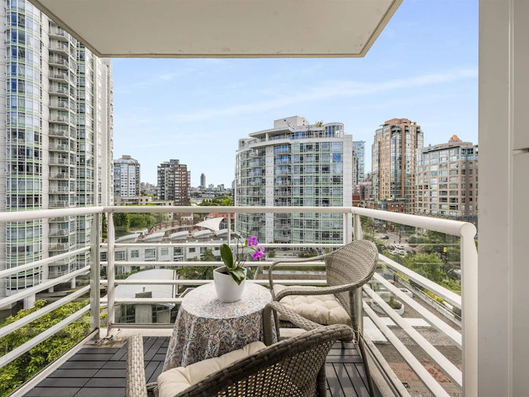 1008-198 Aquarius Mews, Vancouver, BC, V6Z 2Y4 - 23