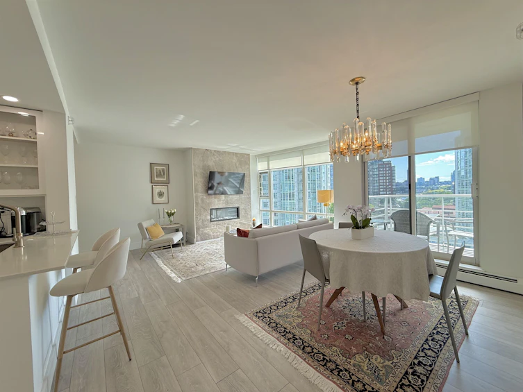 1008-198 Aquarius Mews, Vancouver, BC, V6Z 2Y4 - 9