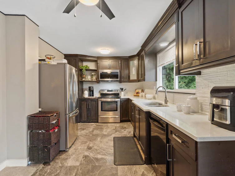 4900 200th Street, Langley, BC, V3A 1L5 - 9