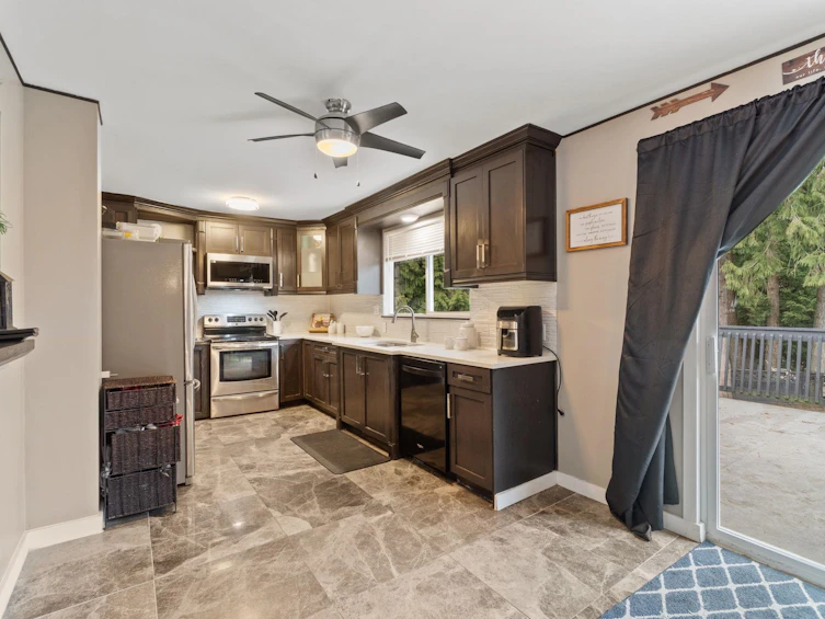 4900 200th Street, Langley, BC, V3A 1L5 - 8