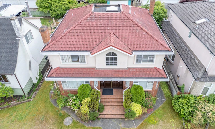 122 W 43rd Avenue