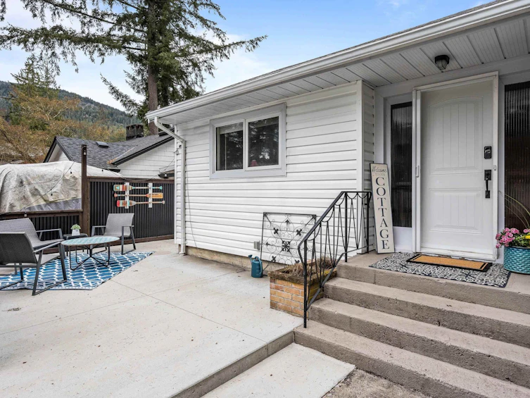 404 Birch Street, Cultus Lake, BC, V2R 4Z3 - 5