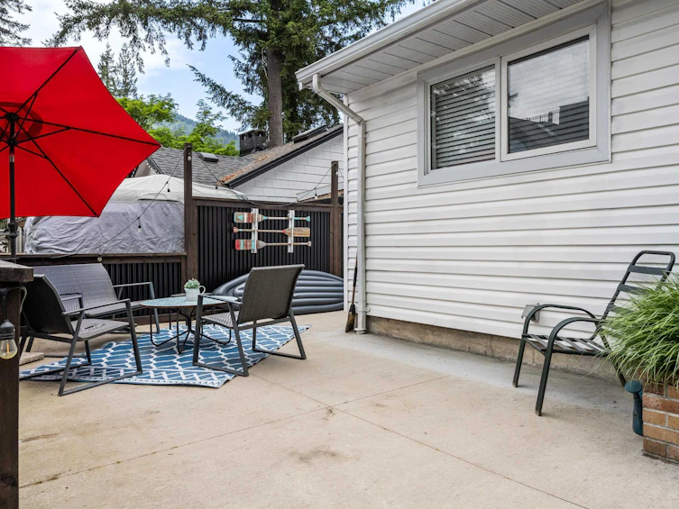 404 Birch Street, Cultus Lake, BC, V2R 4Z3 - 6
