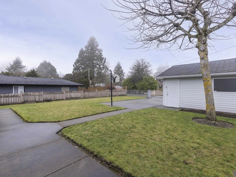 13771 Malabar Avenue, Surrey, BC, V4B 2X8 - 16