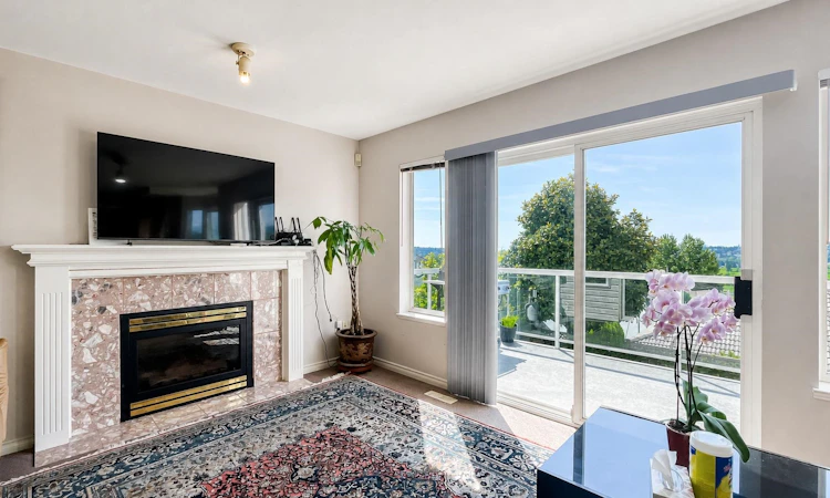 1161 Coutts Way