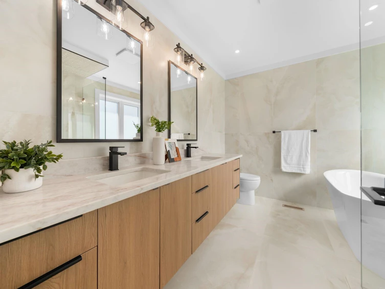 1511 Burrill Avenue, North Vancouver, BC, V7K 1L8 - 25