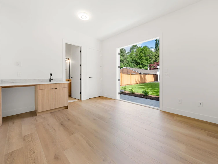 1511 Burrill Avenue, North Vancouver, BC, V7K 1L8 - 38