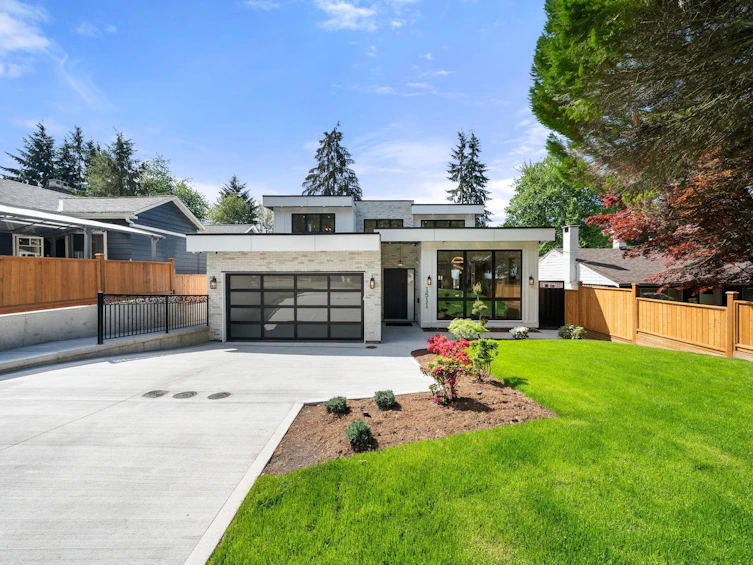 1511 Burrill Avenue, North Vancouver, BC, V7K 1L8 - 2