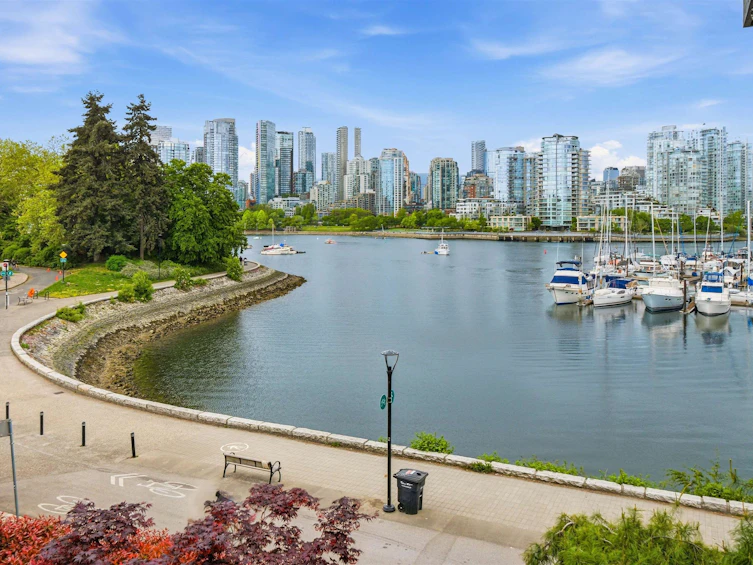 774 Millbank, Vancouver, BC, V5Z 3Z3 - 4