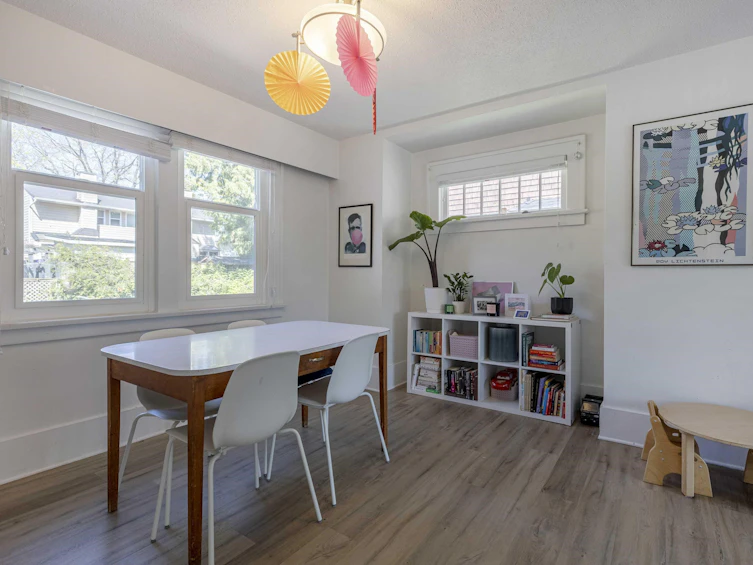 2325 W 8th Avenue, Vancouver, BC, V6K 2A8 - 12