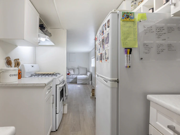2325 W 8th Avenue, Vancouver, BC, V6K 2A8 - 25