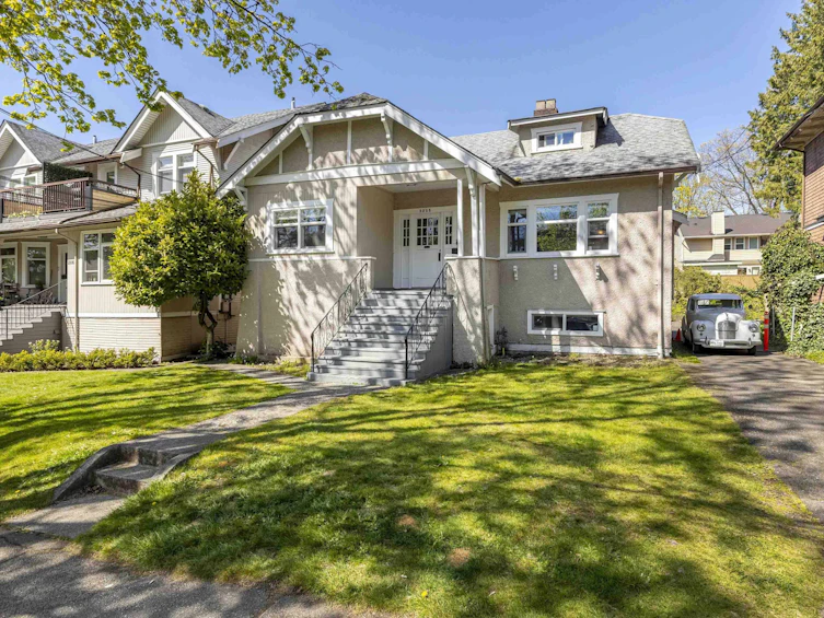 2325 W 8th Avenue, Vancouver, BC, V6K 2A8
