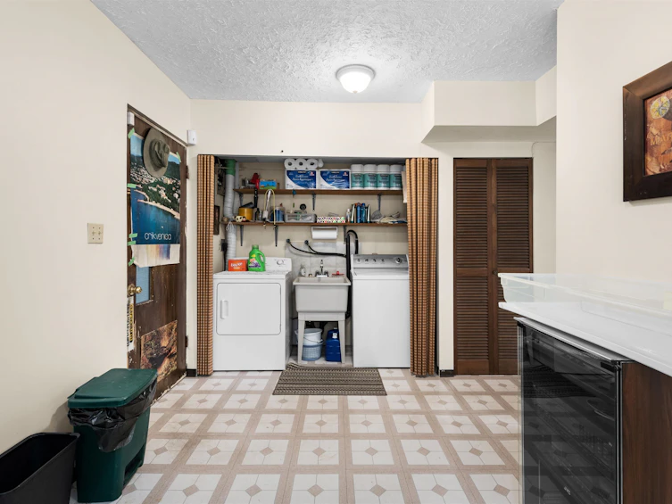 3481 Dieppe Drive, Vancouver, BC, V5M 4C8 - 25