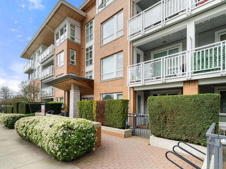 101-717 Chesterfield Avenue, North Vancouver, BC, V7M 3L8 - 3