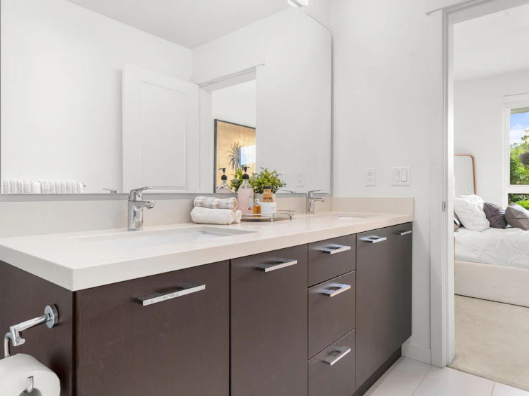 101-717 Chesterfield Avenue, North Vancouver, BC, V7M 3L8 - 18