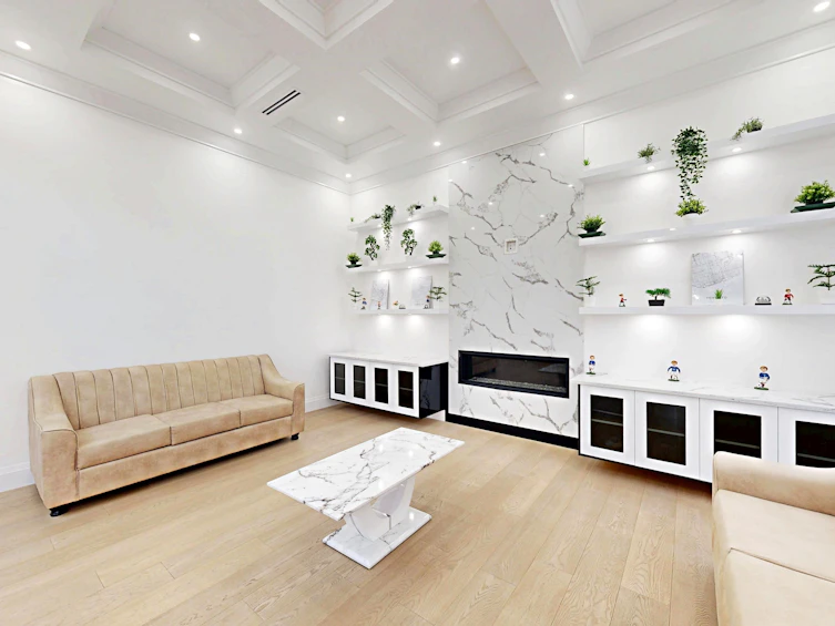 3560 Highland Boulevard, North Vancouver, BC, V7R 2Y6 - 2