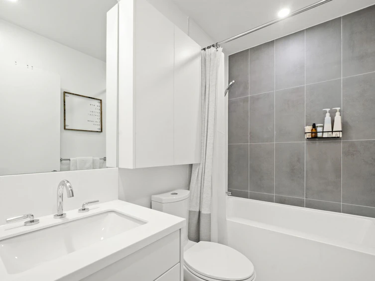 107-650 E 2nd Street, North Vancouver, BC, V7L 1E3 - 18