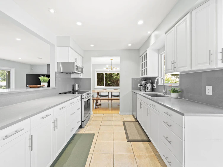 4792 Cedarcrest Avenue, North Vancouver, BC, V7R 3R3 - 8